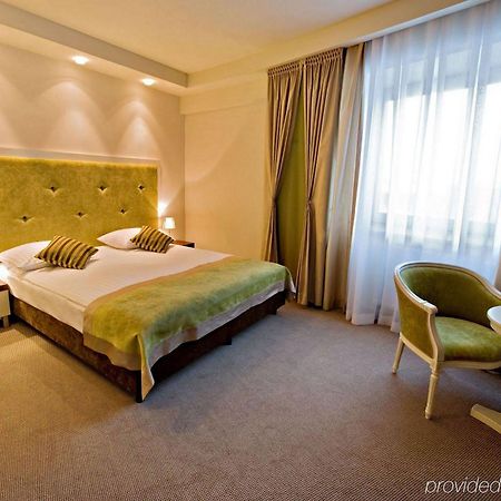 Hotel Prezydencki 4-Star Rzeszów Zimmer foto