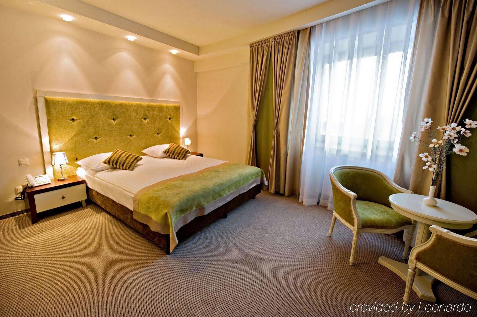Hotel Prezydencki 4-Star Rzeszów Zimmer foto